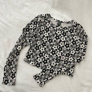 Black&White Flowers Crop Top